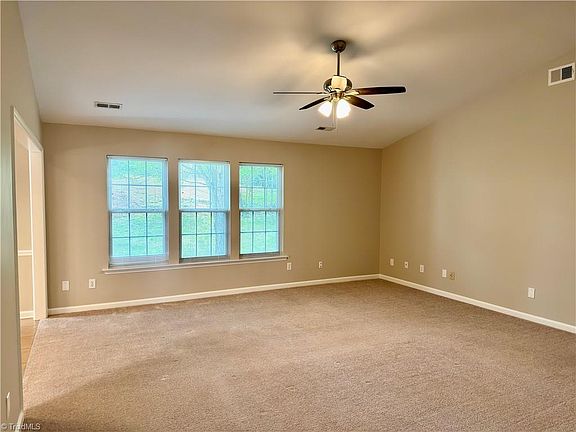 4th image of 3792 Vanhoe Ln