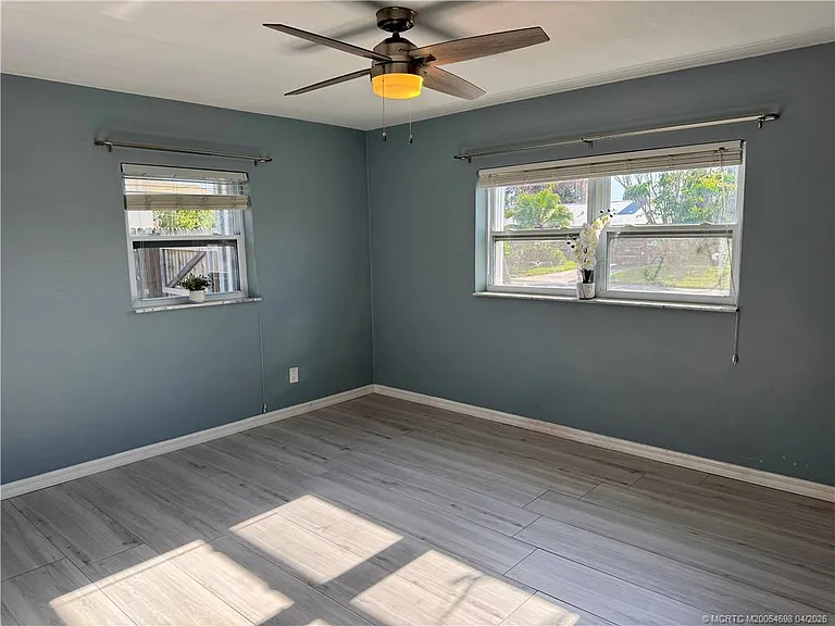3489 NE Linda Dr — Photo 15