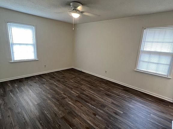 5th image of 215 Price St