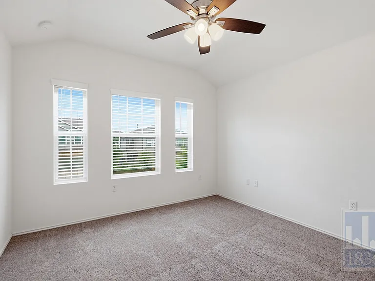 15213 Spruce Frost Cv #A — Photo 16