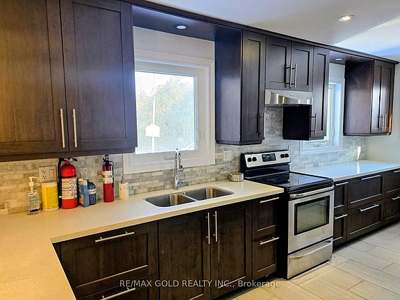 2nd image of 10512 Trafalgar Rd