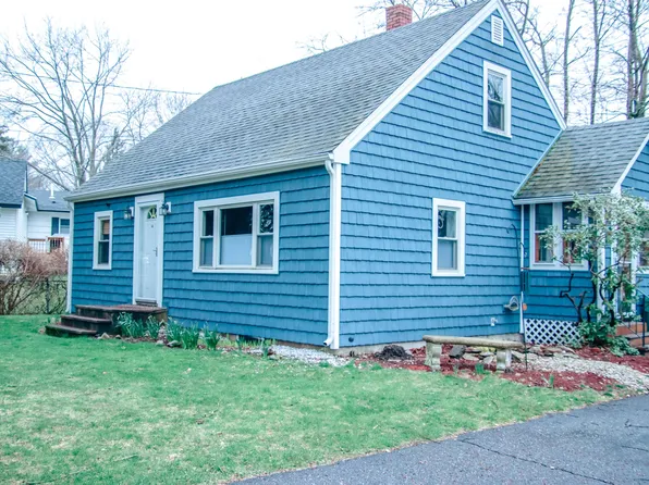 2 Blake Lane, Hampton, NH 03842