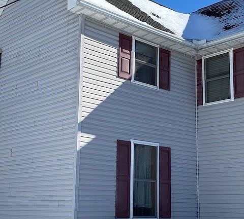 4th image of 133 S Grant St