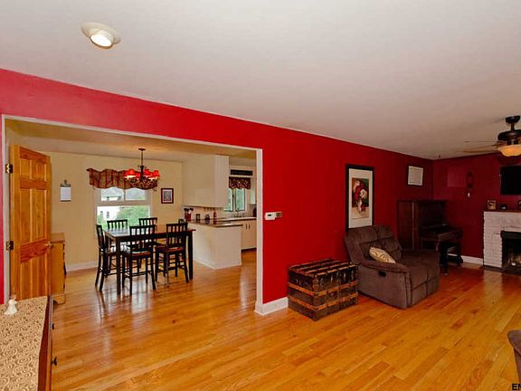 4th image of 13 Bromley Pl