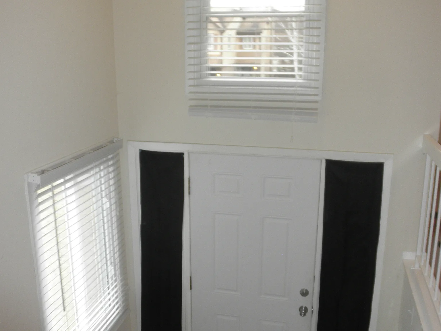 4 bed, 2300 sqft, $3,950 — Photo 2