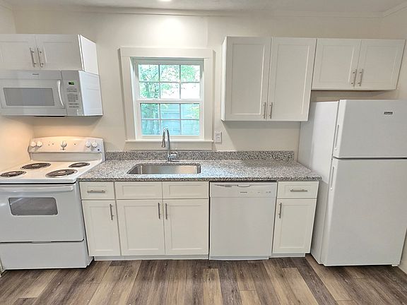 2nd image of 305 E Walton St