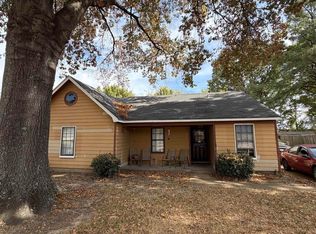 3926 Christine Gardens Rd E, Memphis, TN 38118