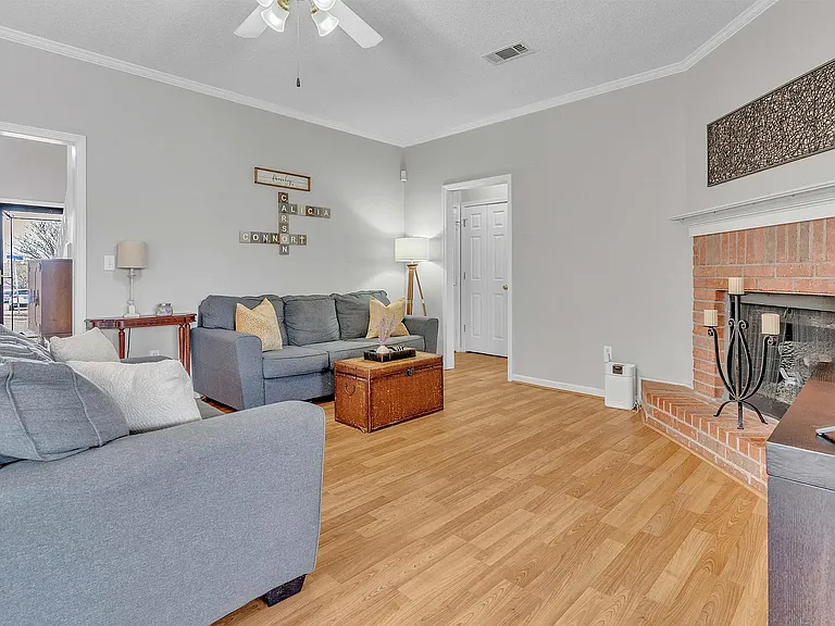 8676 Ashley Glen Cir N — Photo 13