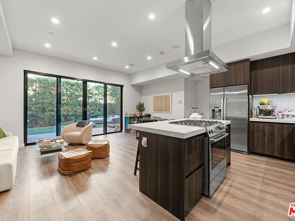 1st image of 556 N Flores St #2B