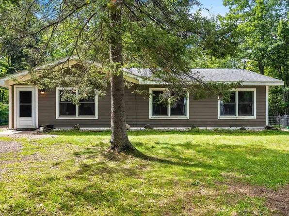 W6849 Windfall Rd, Wausaukee, WI 54177