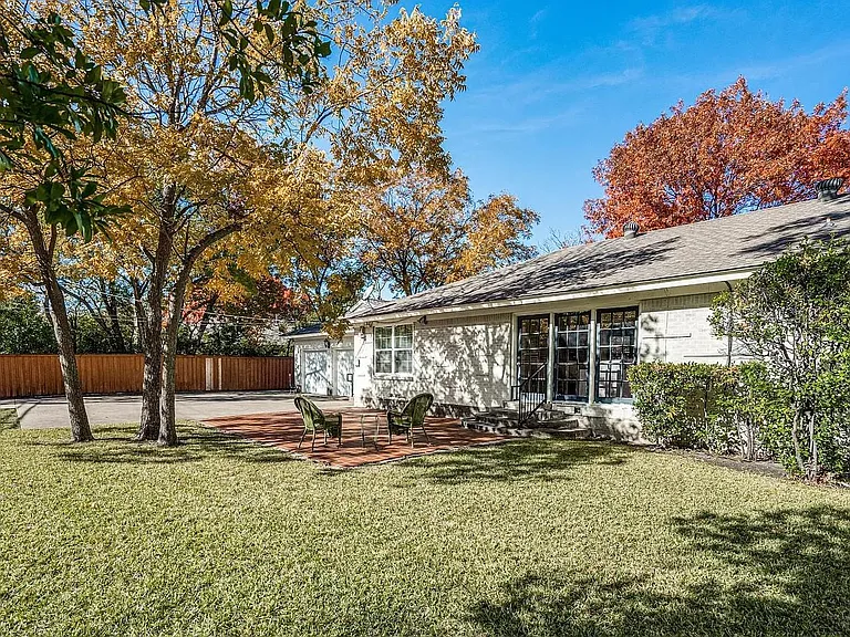 5730 Forest Ln — Photo 23
