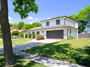1008 Ranchwood Dr, Shorewood, IL 60404