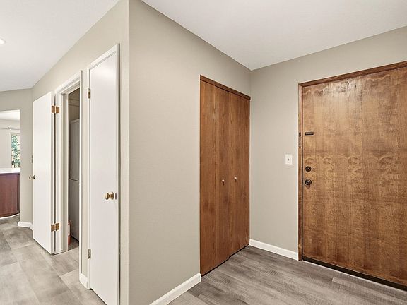 4th image of 707 W 6TH Ave