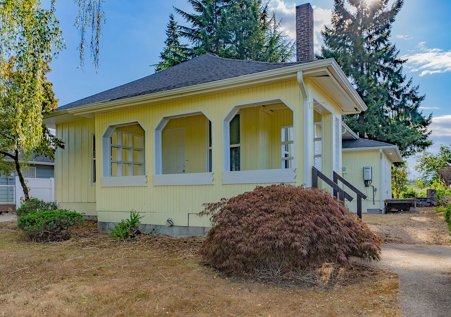 Updated 3-Bed Retreat on a Quiet Street Minutes from Southcenter & Seattle — Photo 1