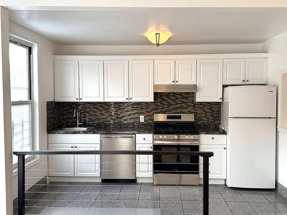 1st image of 5021 Celtic Ave #2
