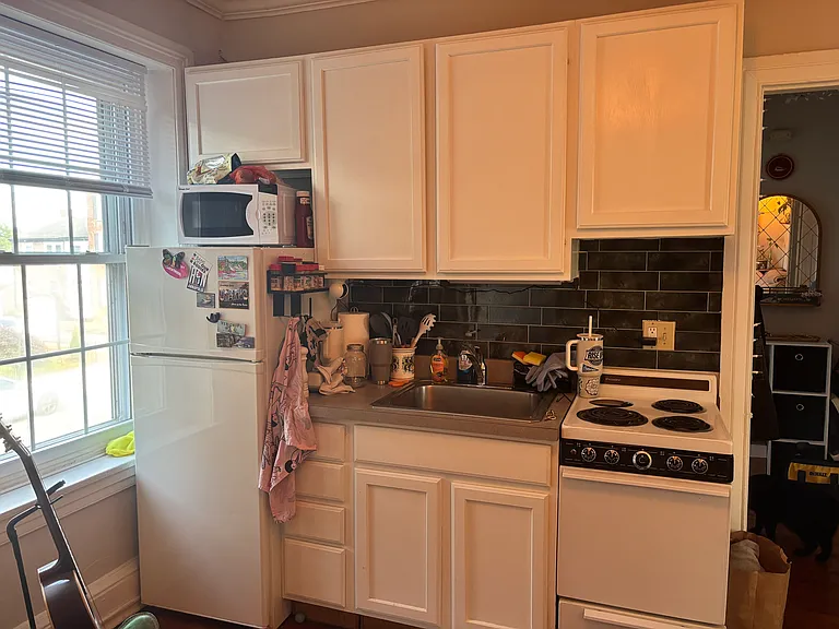 220 S Church St #3 — Photo 2