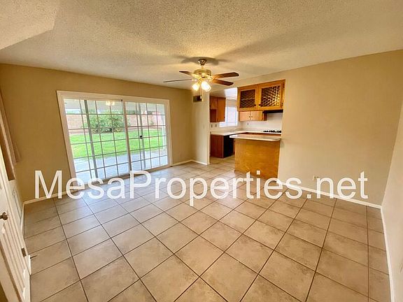 4th image of 1727 E Cameron Ave