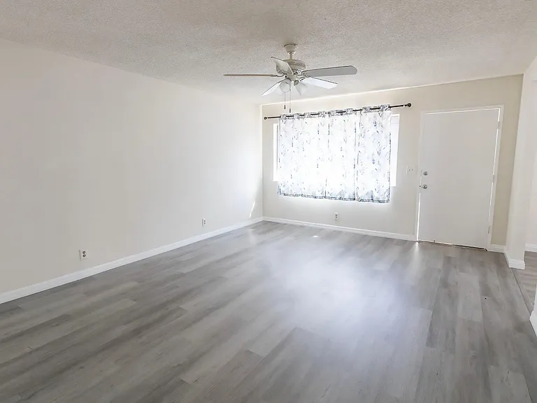 16511 Estrella Ave — Photo 3