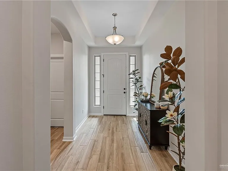 13813 Belle Ct — Photo 4