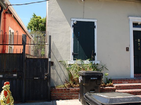 Side Gate