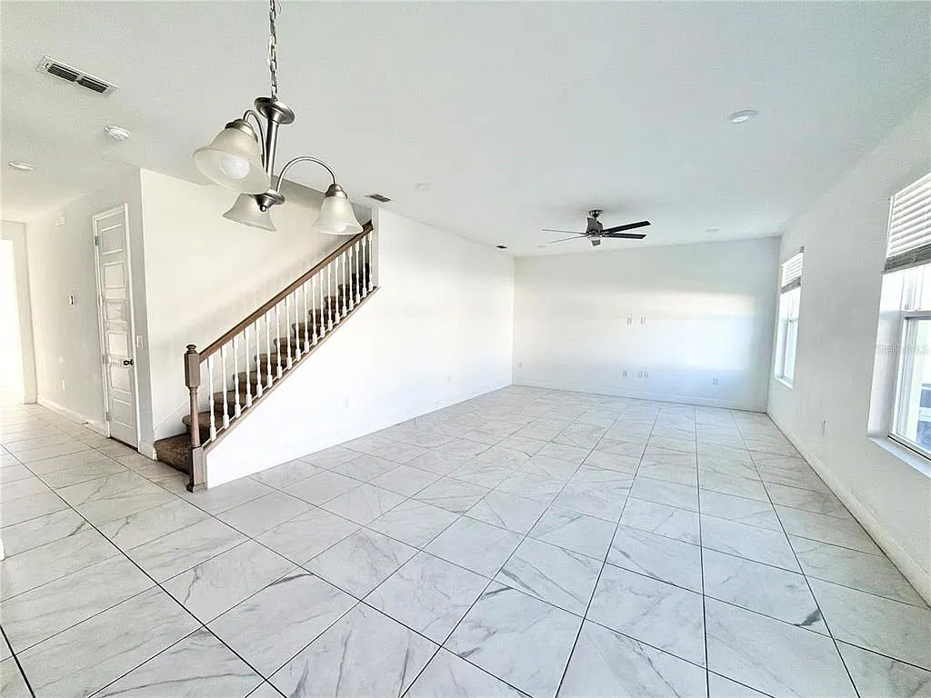 5 bed, 3.0 bath, 3044 sqft, $3,100 — Photo 4