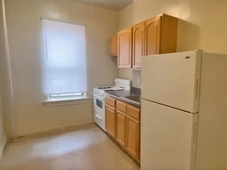 2160 Wallace Ave #6 — Photo 1