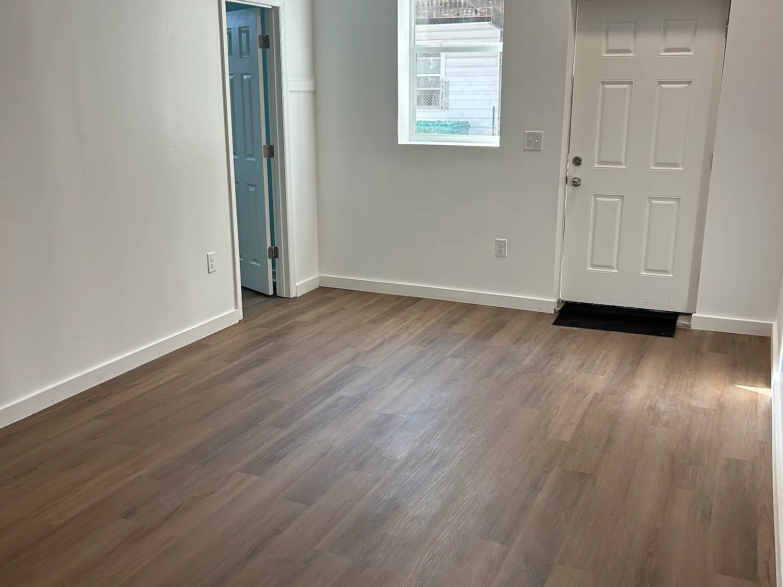 2 bed, 904 sqft, $1,420 — Photo 4