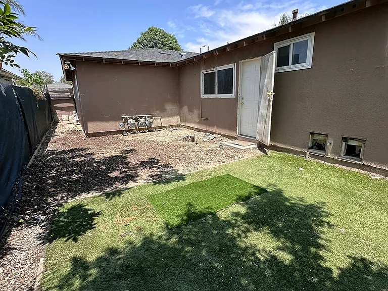 Backyard - entrance thru bedroom