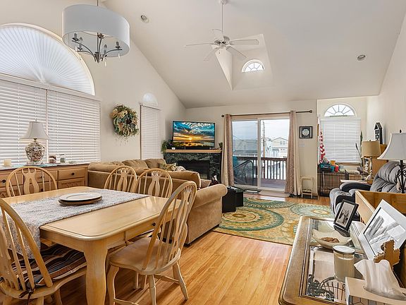 5th image of 226 40th St #W