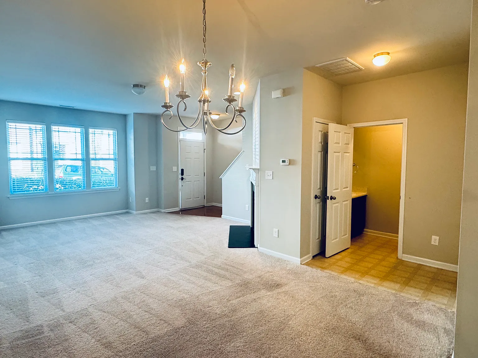 2 bed, 2.5 bath, 1516 sqft, $1,825 — Photo 3