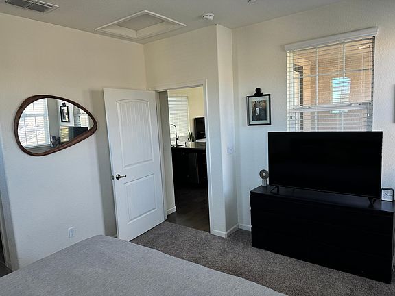 4th image of 3025 Village Center Dr
