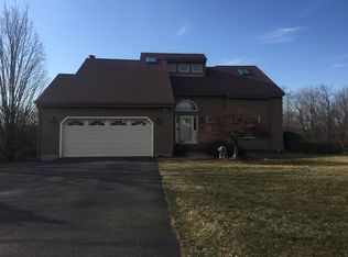 8 High Ridge Rd, Cromwell, CT 06416