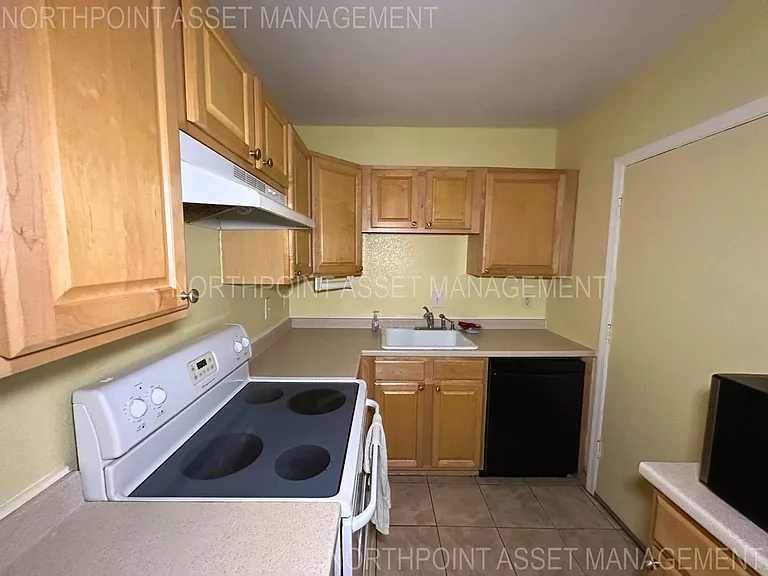 2171 NE 66th St #812 — Photo 10