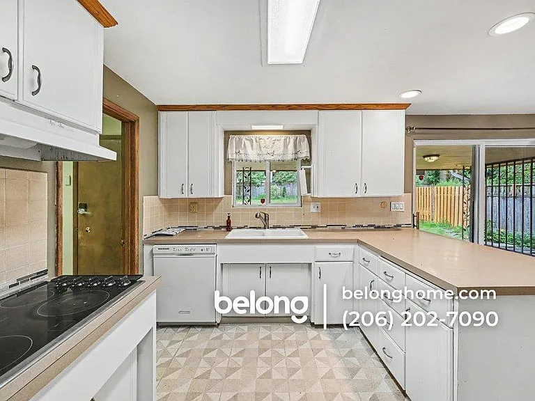 1220 E Laurel St — Photo 6