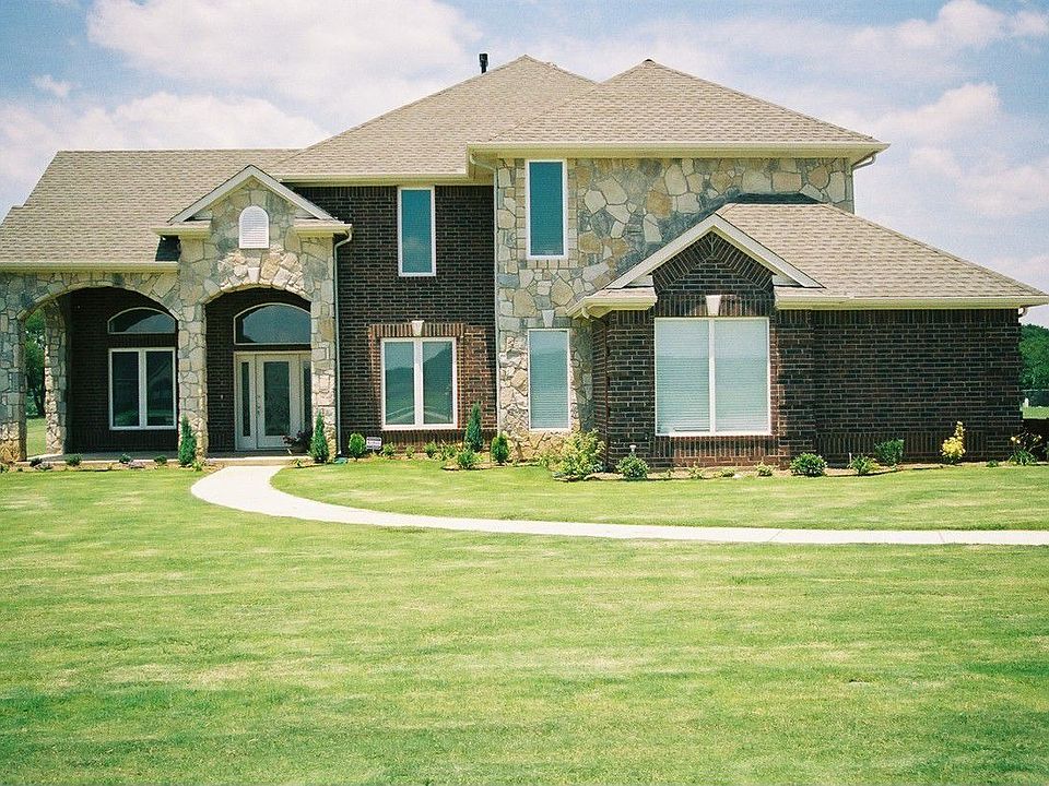 2nd image of 2527 Texas Plume Rd