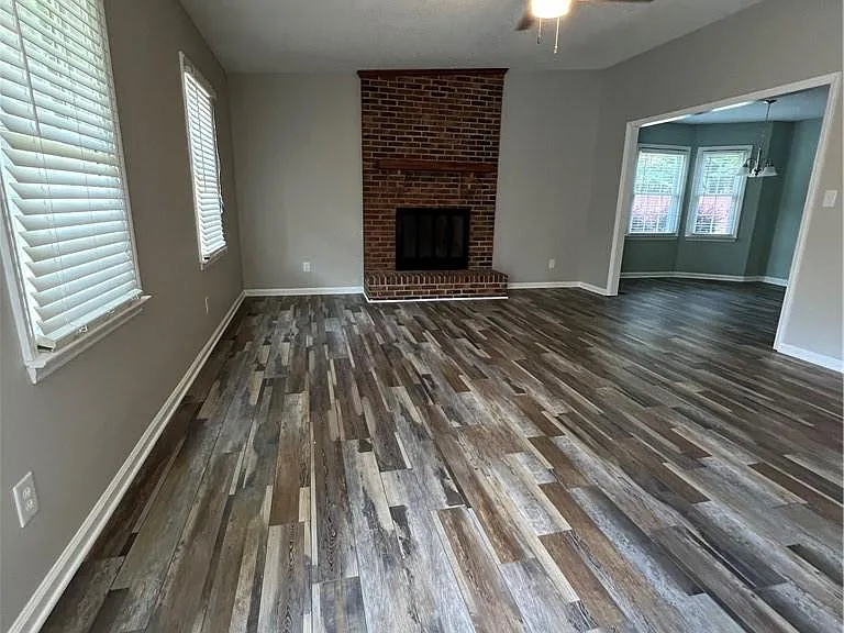 150 Creek Haven Dr — Photo 2
