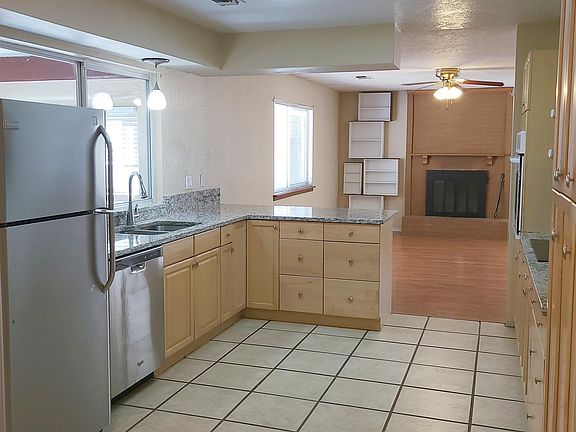 3rd image of 6441 Cathy Ave NE