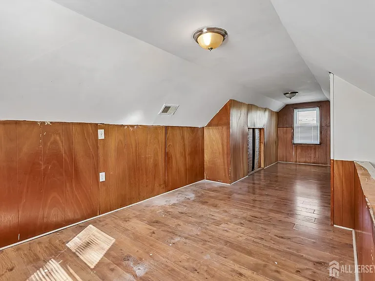 660 Charles St #2 — Photo 22