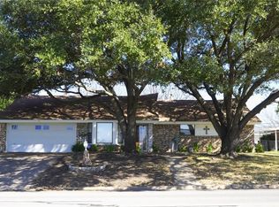 411 Wilshire Dr, Euless, TX 76040