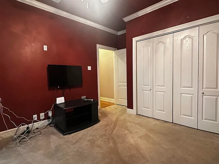 10642 Molly Ave — Photo 10