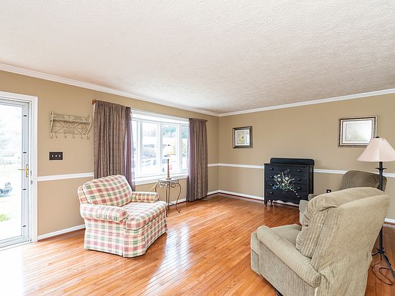 2nd image of 869 Flintlock Dr