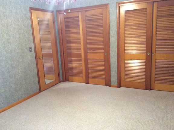 2nd image of 15 Bryant Cir