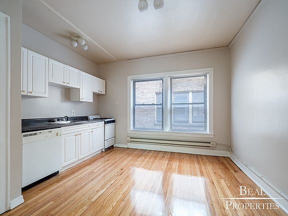 2nd image of 1307 Oak Ave #N3