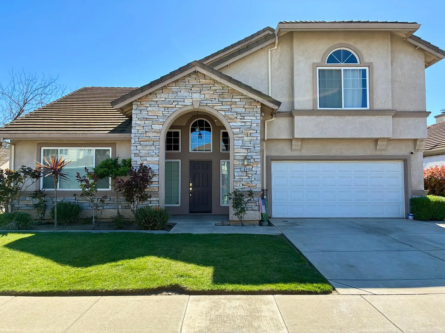 1604 Rose Garden Ct photo 1