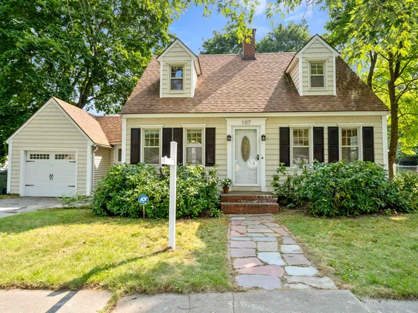 107 Dallaire Street, Manchester, NH 03104