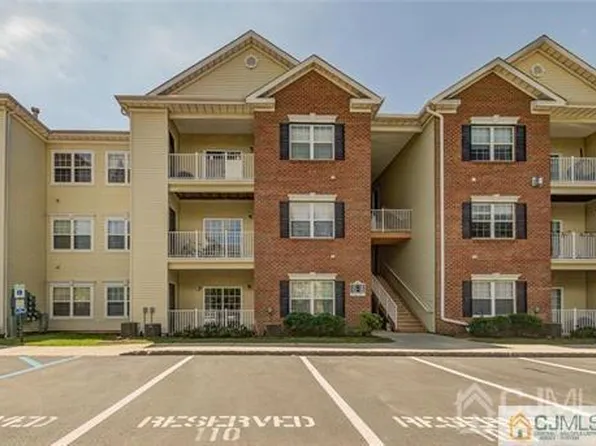 135 Frank Ct, South Plainfield, NJ 07080