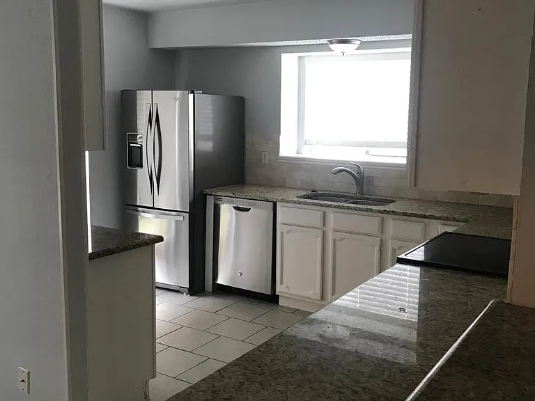 813 Filmore Dr — Photo 2
