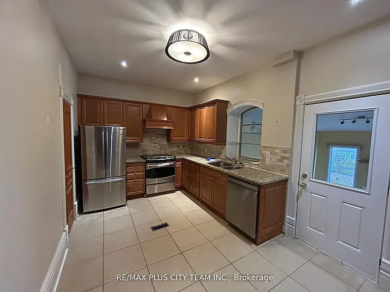 52 Churchill Ave #MAIN — Photo 7