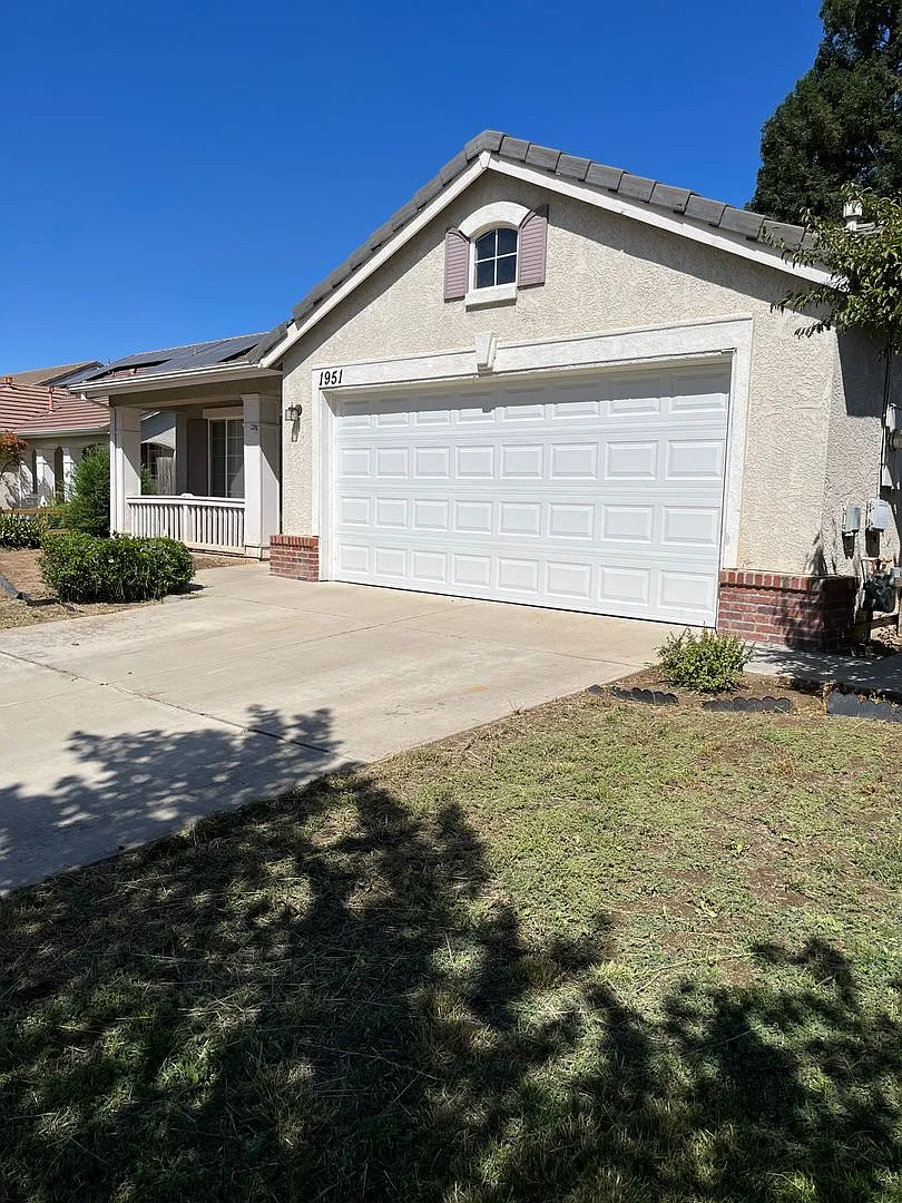 1951 Silverado Ave photo 1