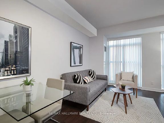3rd image of 132 Berkeley St #1007